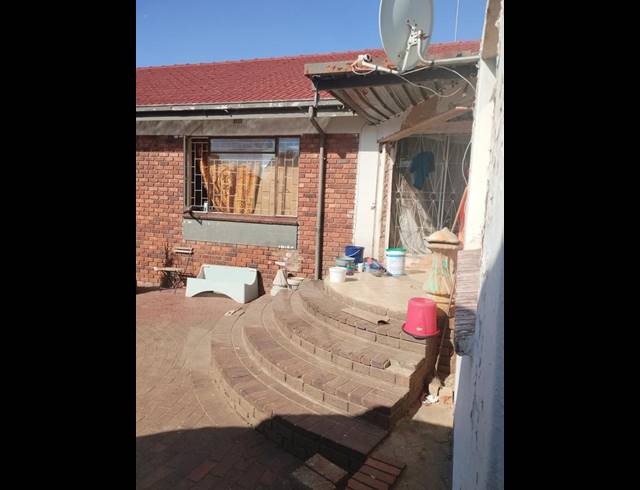 3 BEDROOM HOUSE FOR SALE IN BIRCHLEIGH